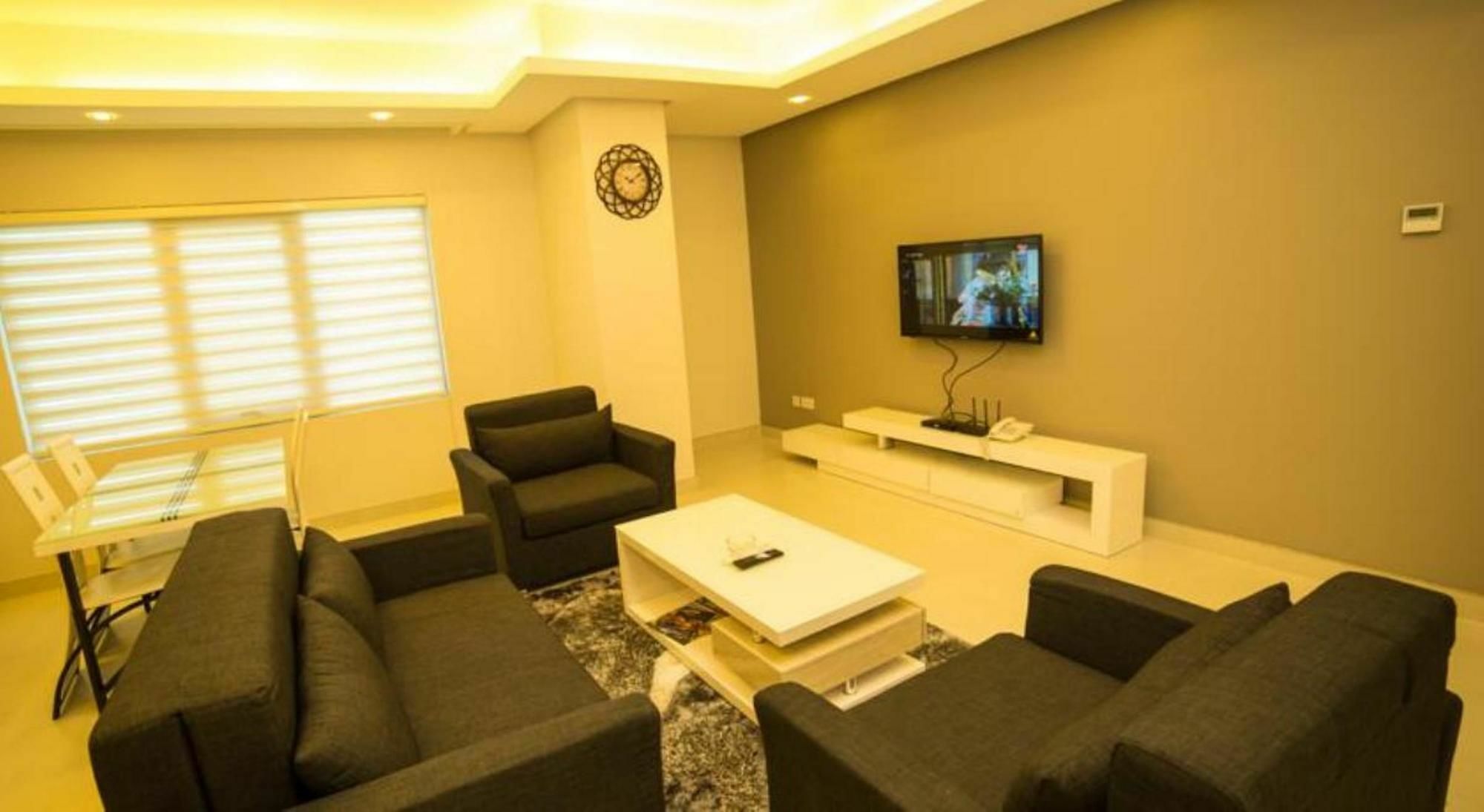 Golden Rose Luxury Suites 마나마 외부 사진